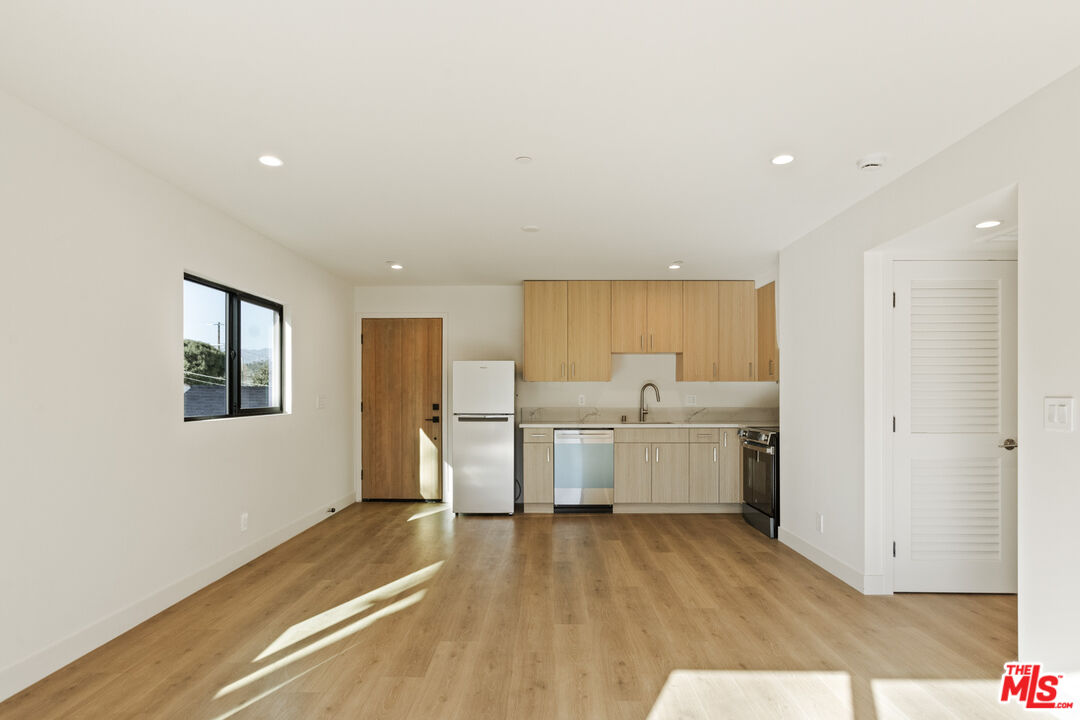 Property photo for 2838 Marsh St, Los Angeles, CA