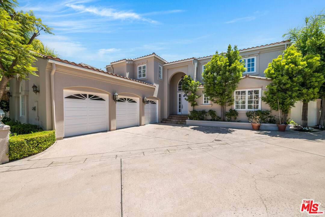 Property photo for 2084 Deer Run Ln, Los Angeles, CA