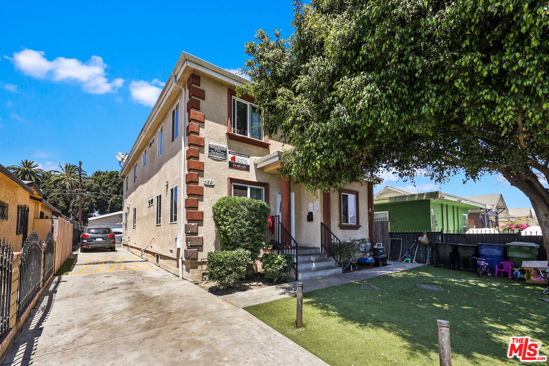 Property photo for 1219 E 57th St, Los Angeles, CA