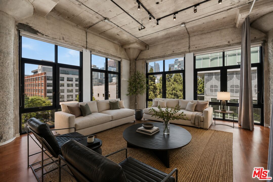 Property photo for 330 W 11th St, #406, Los Angeles, CA