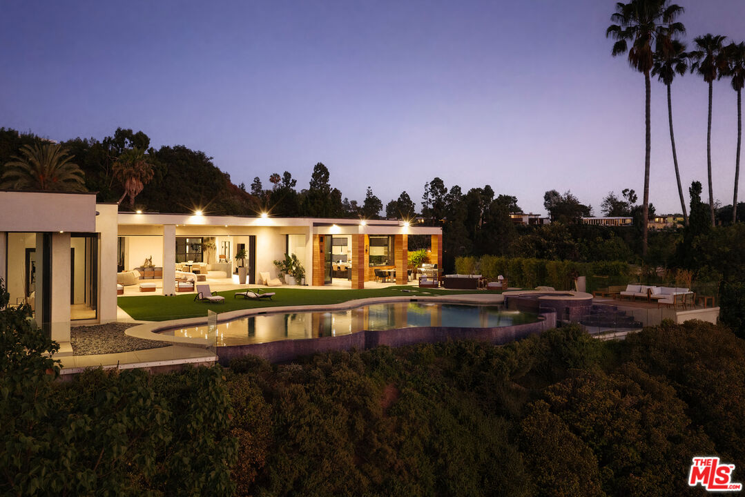 Property photo for 455 Castle Pl, Beverly Hills, CA
