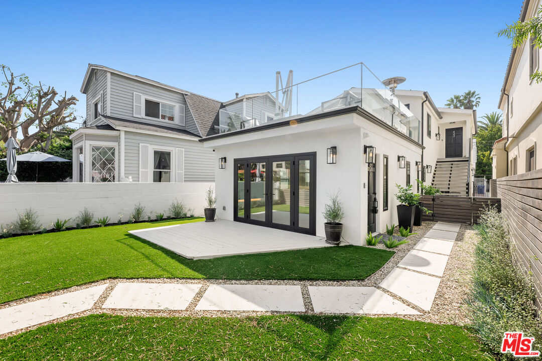 Property photo for 424 Carroll Canal, Venice, CA