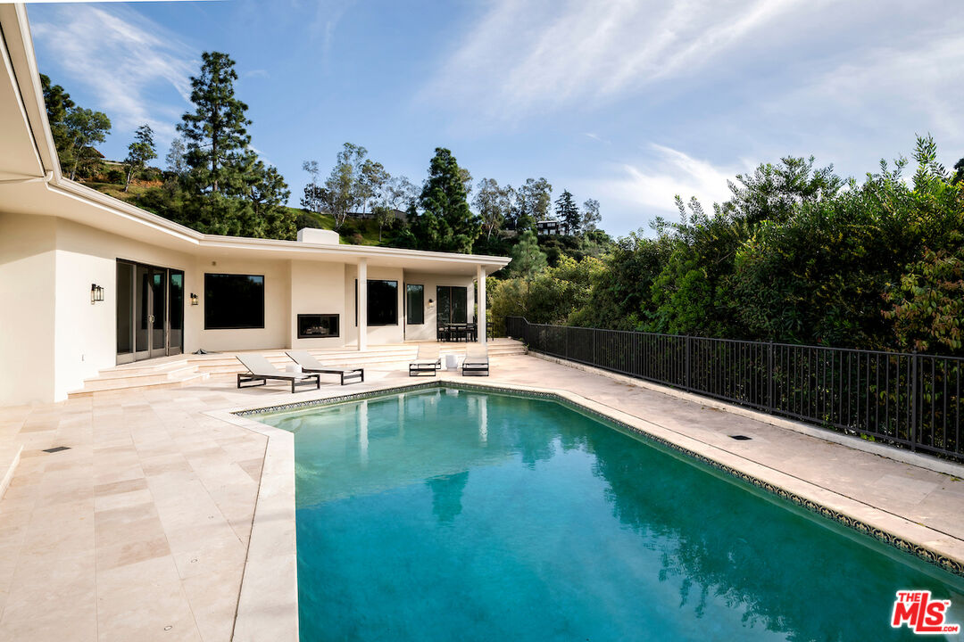 Property photo for 1845 Loma Vista Dr, Beverly Hills, CA