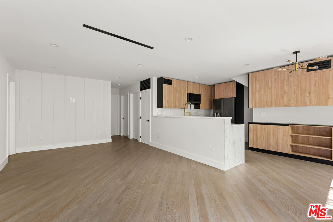 Property photo for 1450 S Crescent Heights Blvd, Los Angeles, CA