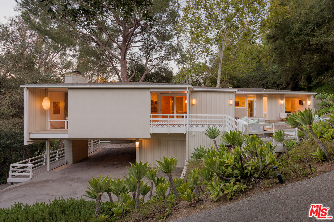 Property photo for 2275 Bowmont Dr, Los Angeles, CA