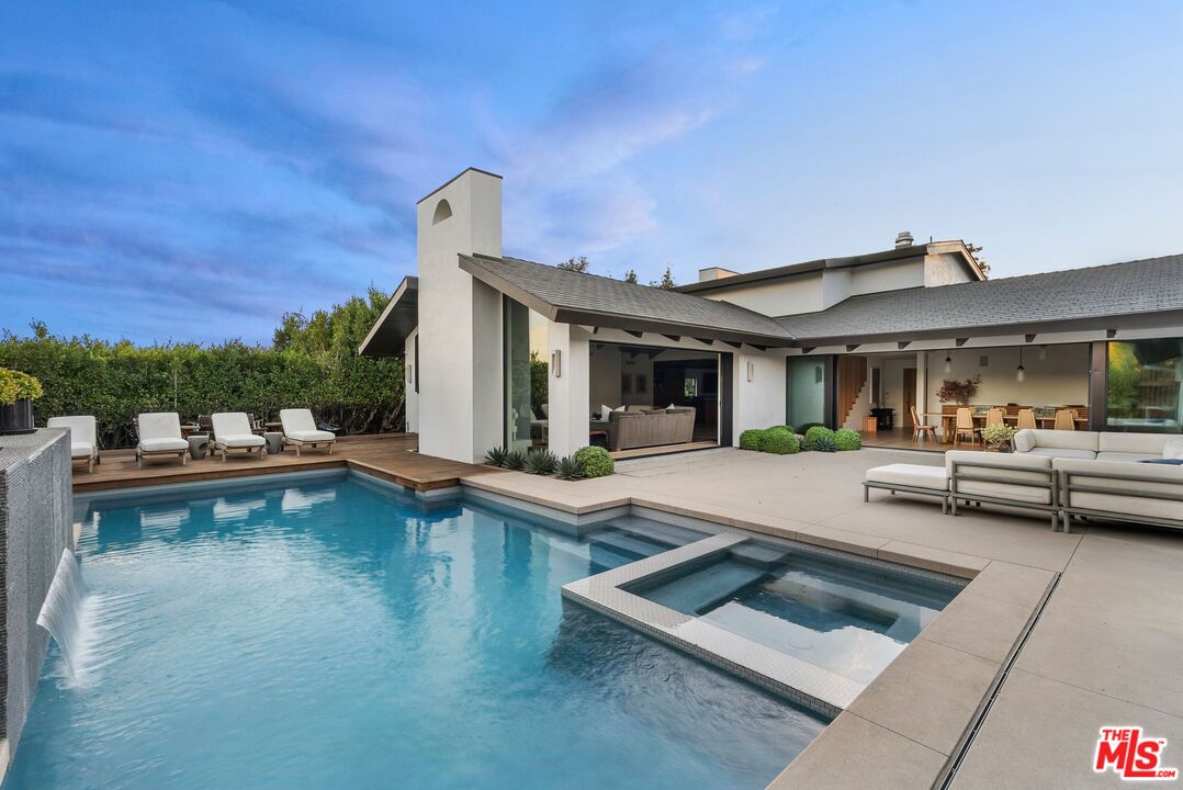 Property photo for 433 Bellagio Ter, Los Angeles, CA