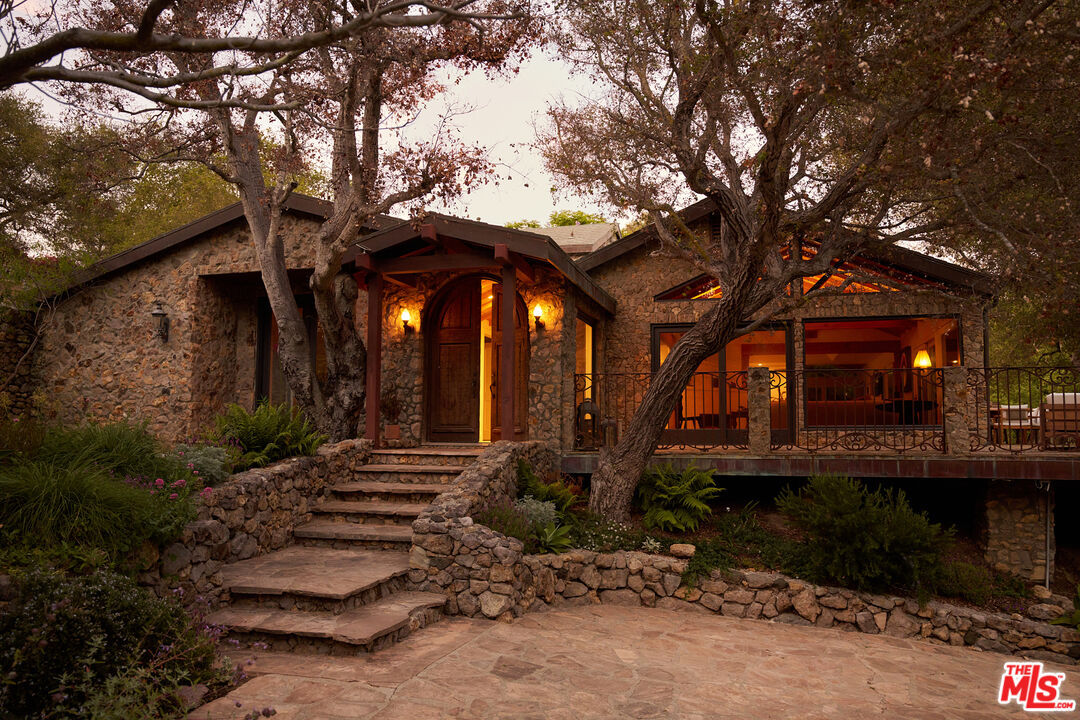 Property photo for 6208 Delaplane Rd, Malibu, CA