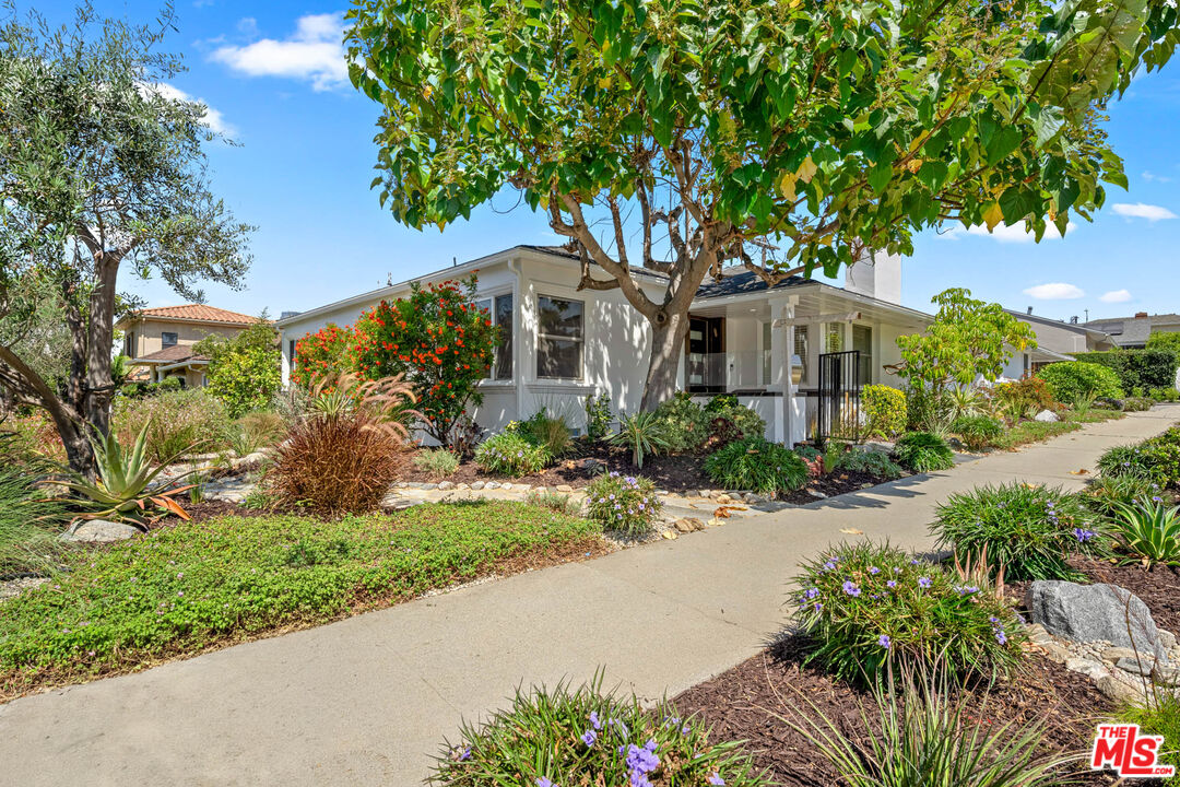 Property photo for 1477 Beverwil Dr, Los Angeles, CA