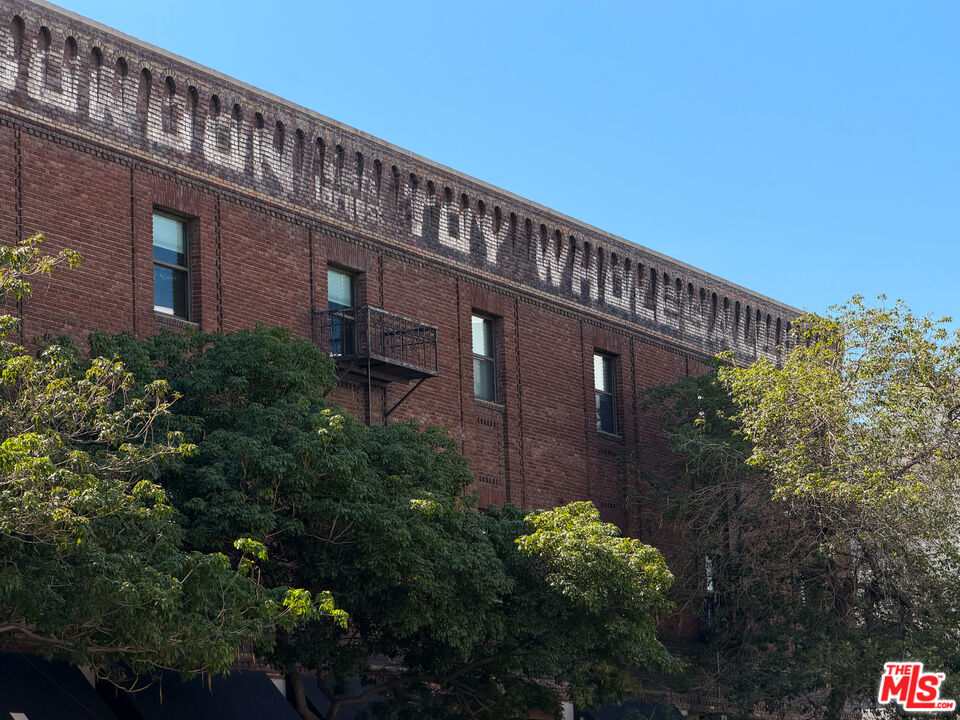 Property photo for 215 S Santa Fe Ave, #4, Los Angeles, CA