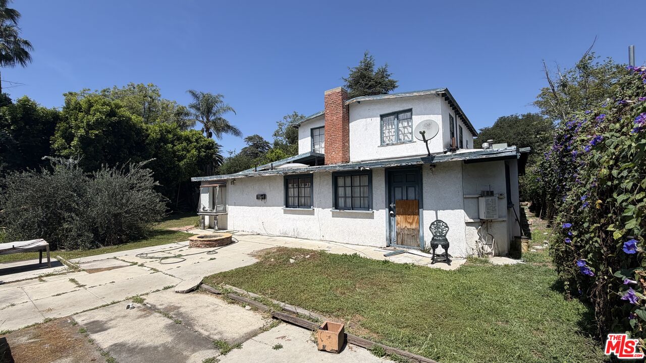 Property photo for 13542 Erwin St, Los Angeles, CA