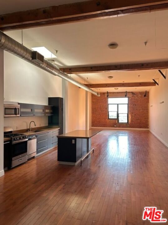 Property photo for 652 Mateo St, #303, Los Angeles, CA