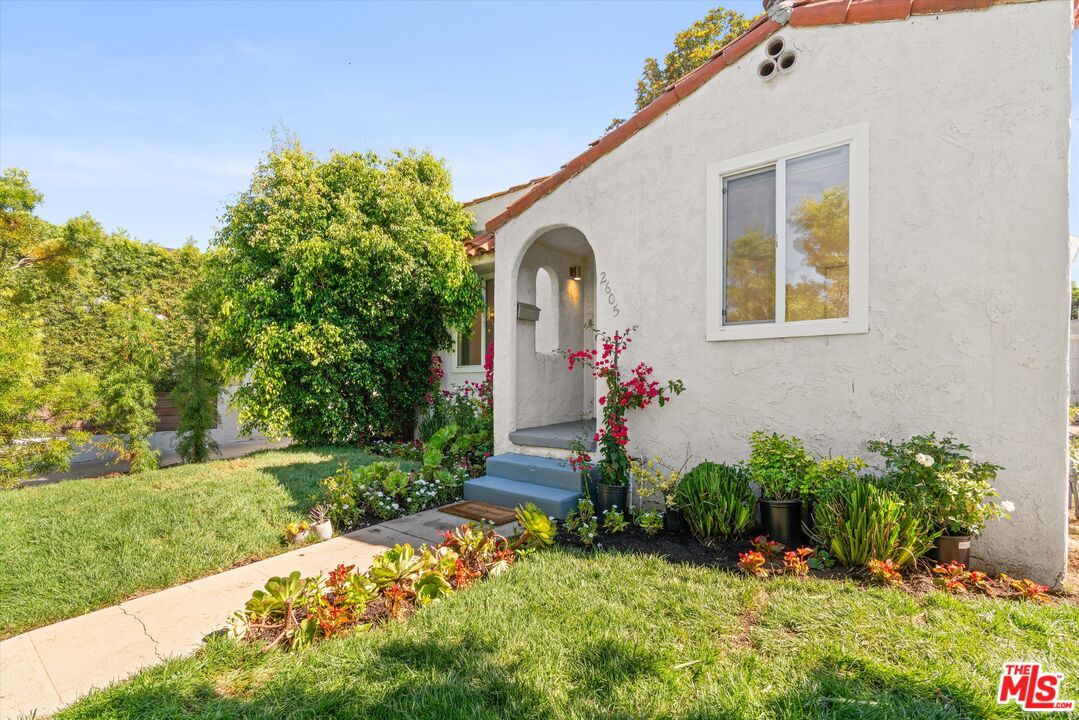 Property photo for 2605 28th St, Santa Monica, CA