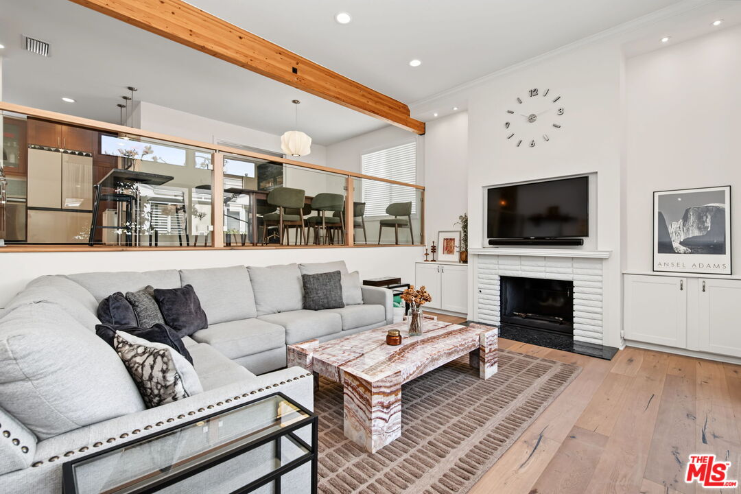 Property photo for 954 20th St, #B, Santa Monica, CA