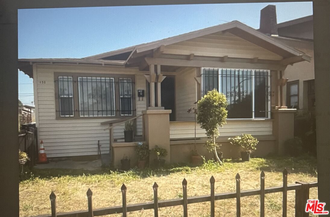 Property photo for 1054 W 87th St, Los Angeles, CA