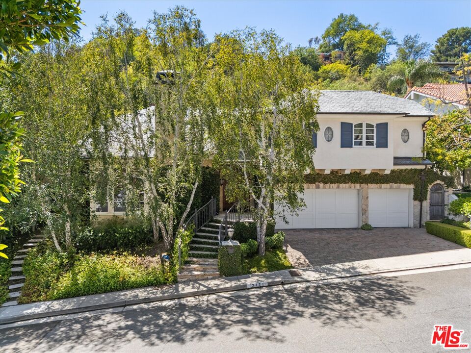 Property photo for 3171 Abington Dr, Los Angeles, CA