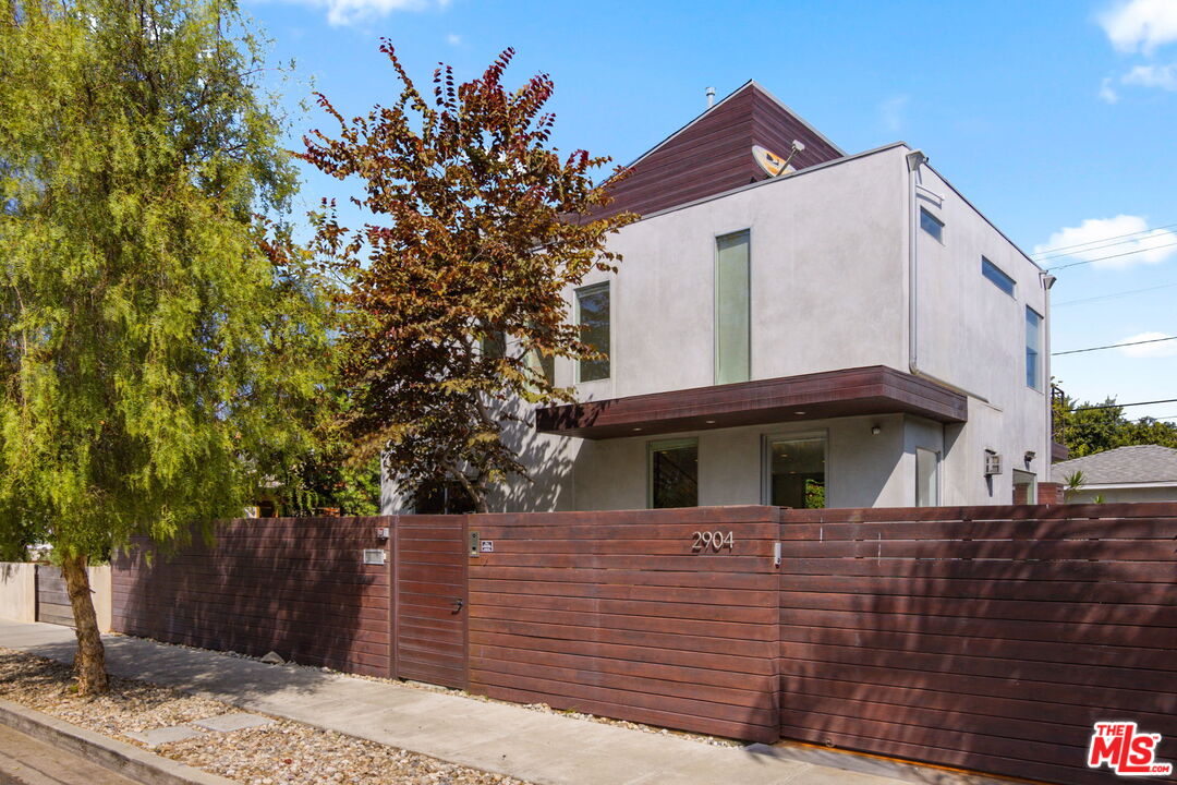 Property photo for 2904 Beach Ave, Venice, CA