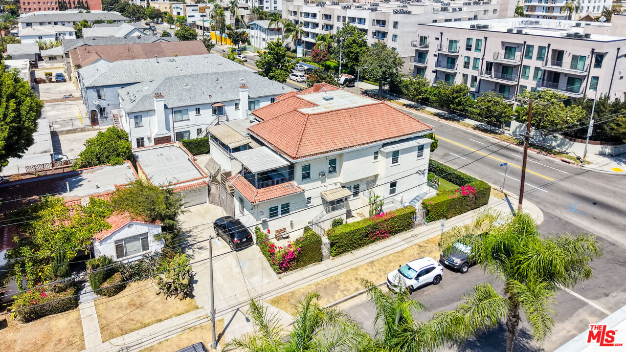Property photo for 939 S Wilton Pl, Los Angeles, CA