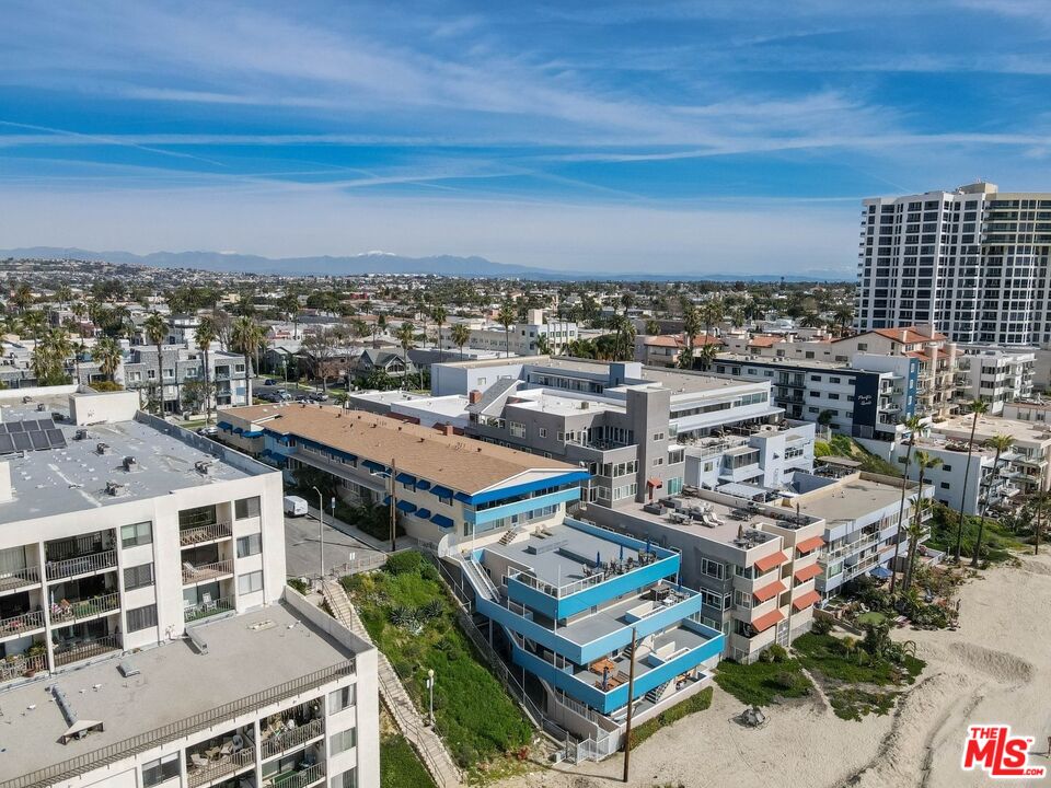 Property photo for 32 5th Pl, Long Beach, CA