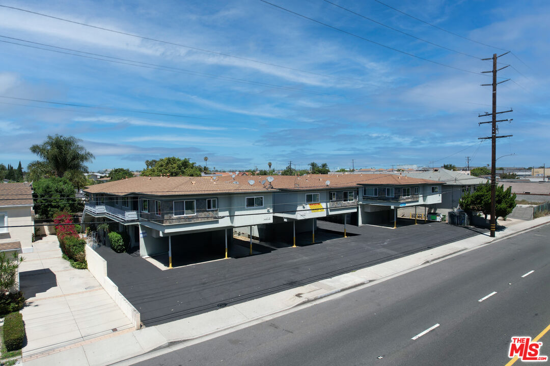 Property photo for 14815 Prairie Ave, Lawndale, CA