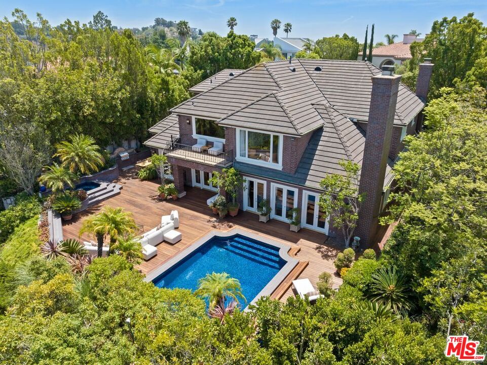 Property photo for 12053 Crest Ct, Los Angeles, CA
