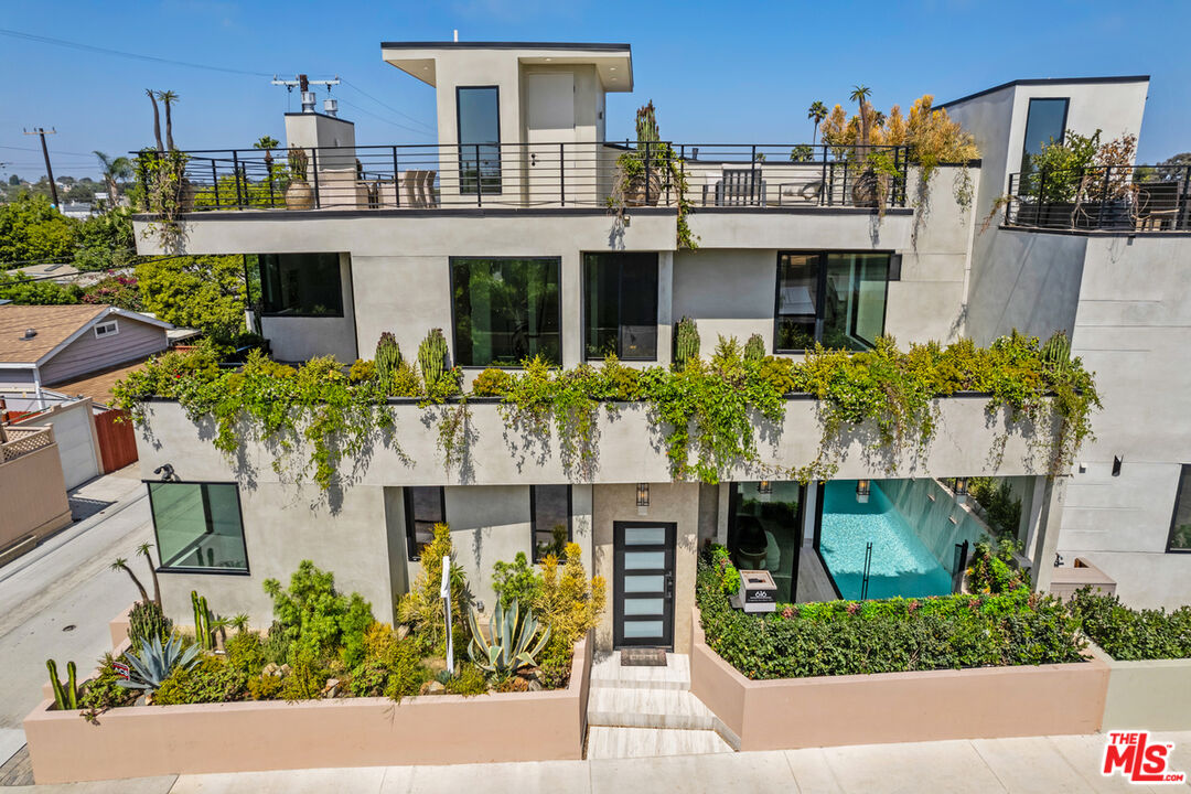 Property photo for 616 7th, Venice, CA