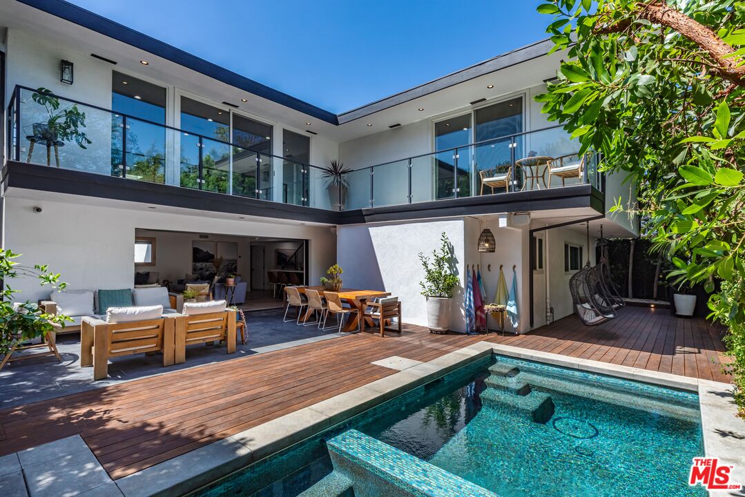 Property photo for 3240 Shelby Dr, Los Angeles, CA