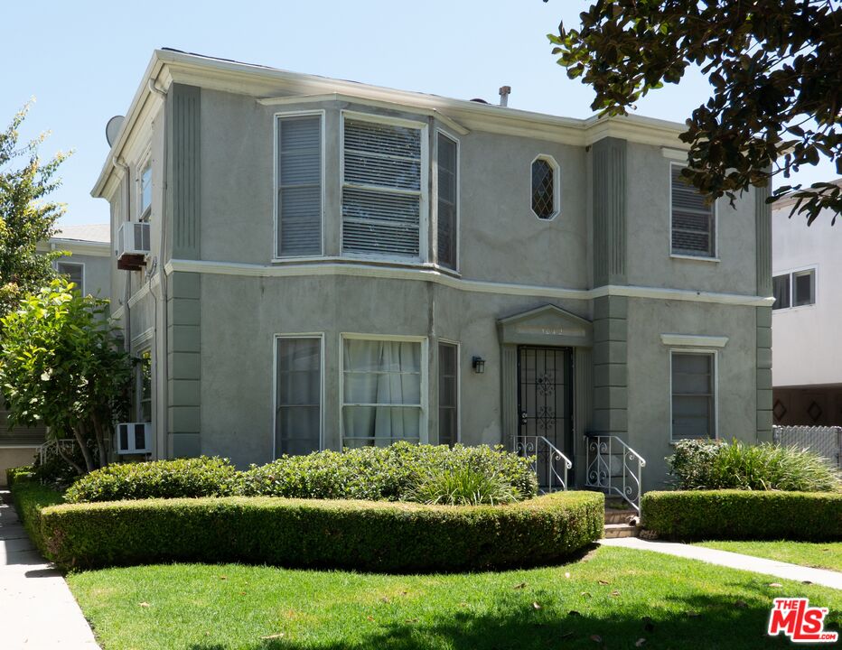 Property photo for 1042 S Bedford St, Los Angeles, CA