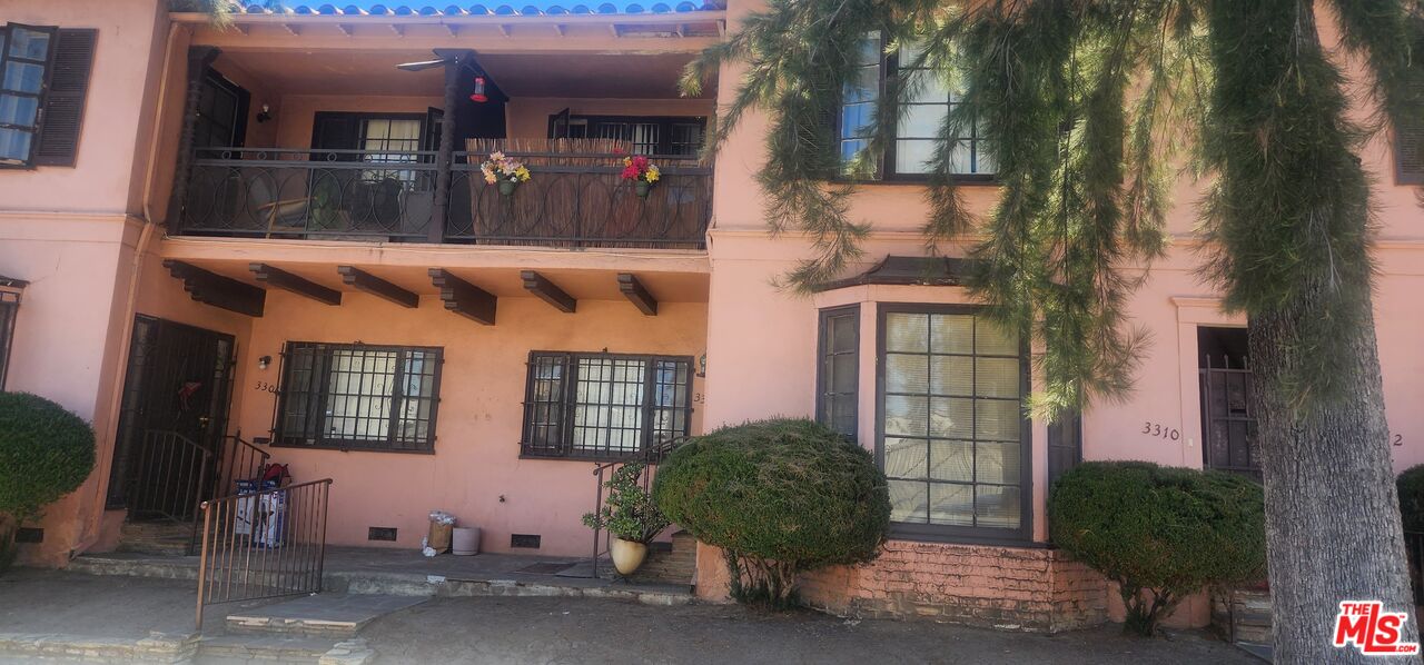 Property photo for 3302 W 48th St, Los Angeles, CA