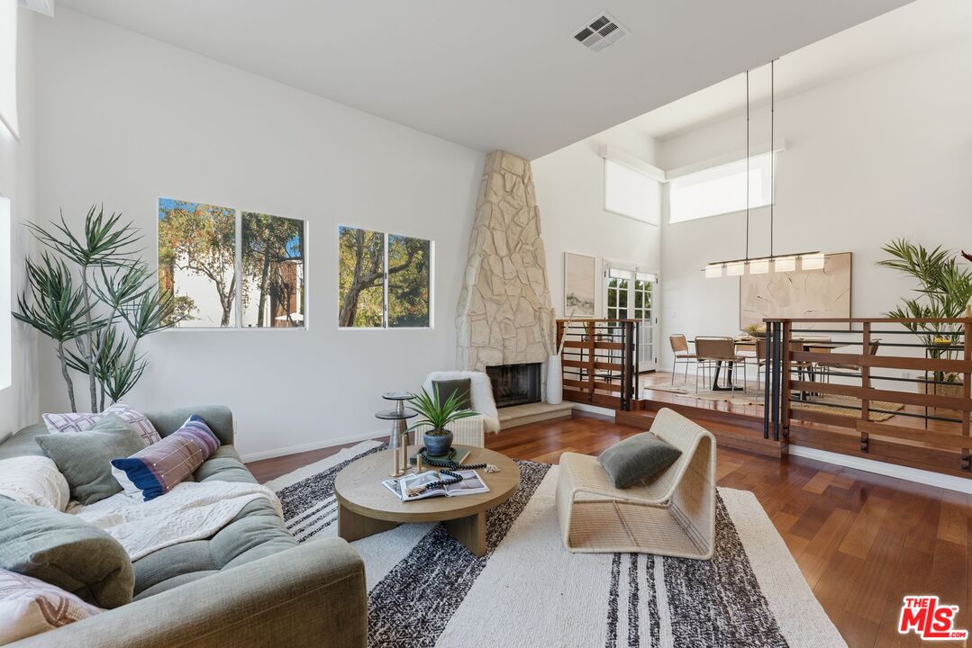 Property photo for 2450 Chelsea Pl, #A, Santa Monica, CA