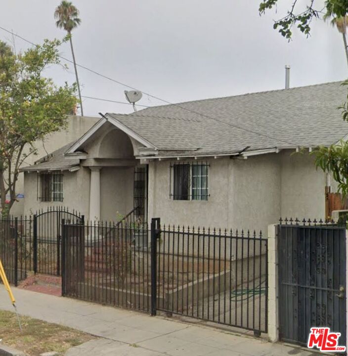Property photo for 5061 Fountain Ave, Los Angeles, CA