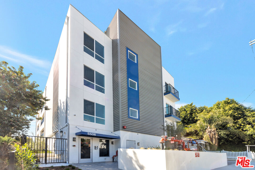 Property photo for 5506 Thornburn St, #401, Los Angeles, CA