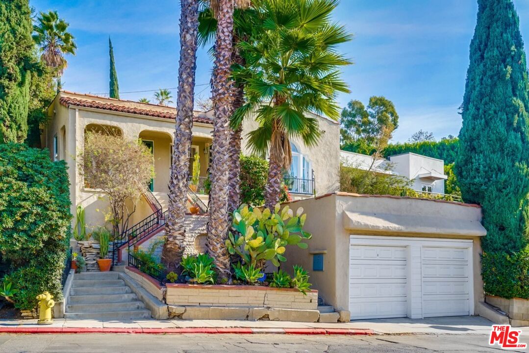 Property photo for 3221 Berkeley Ave, Los Angeles, CA