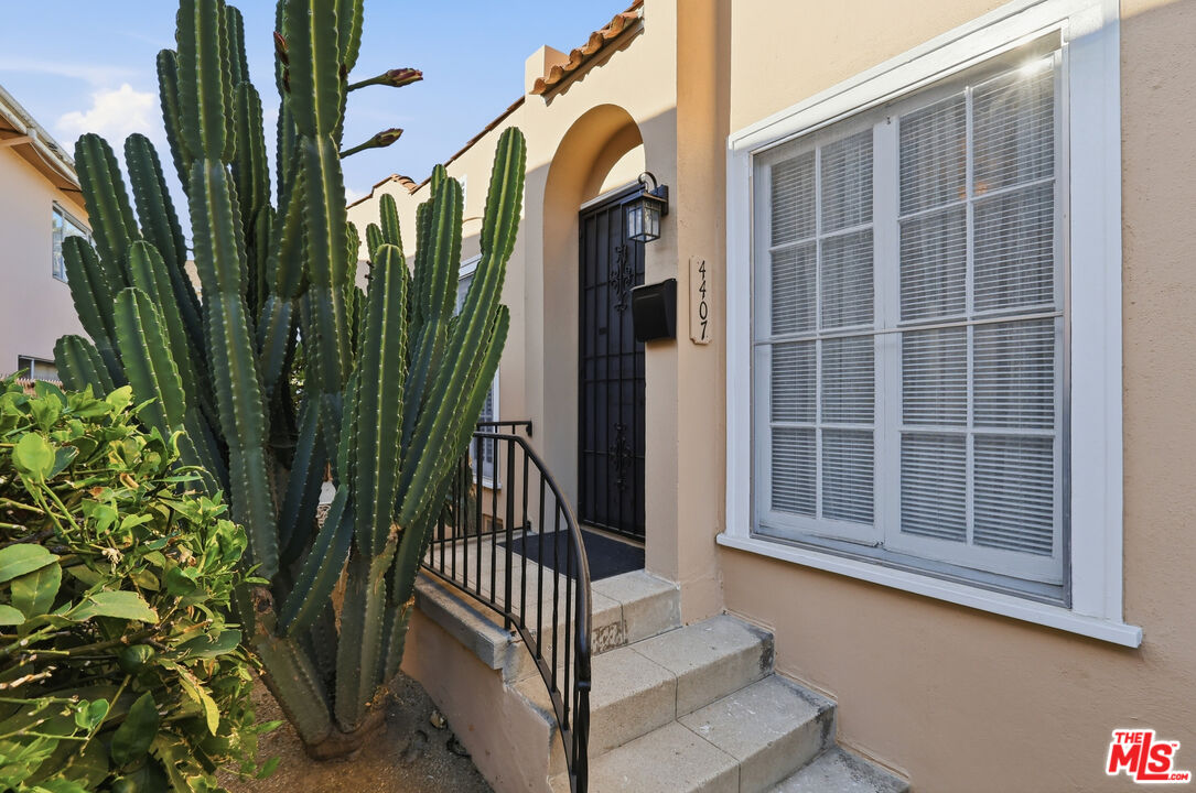 Property photo for 4407 Melbourne Ave, Los Angeles, CA