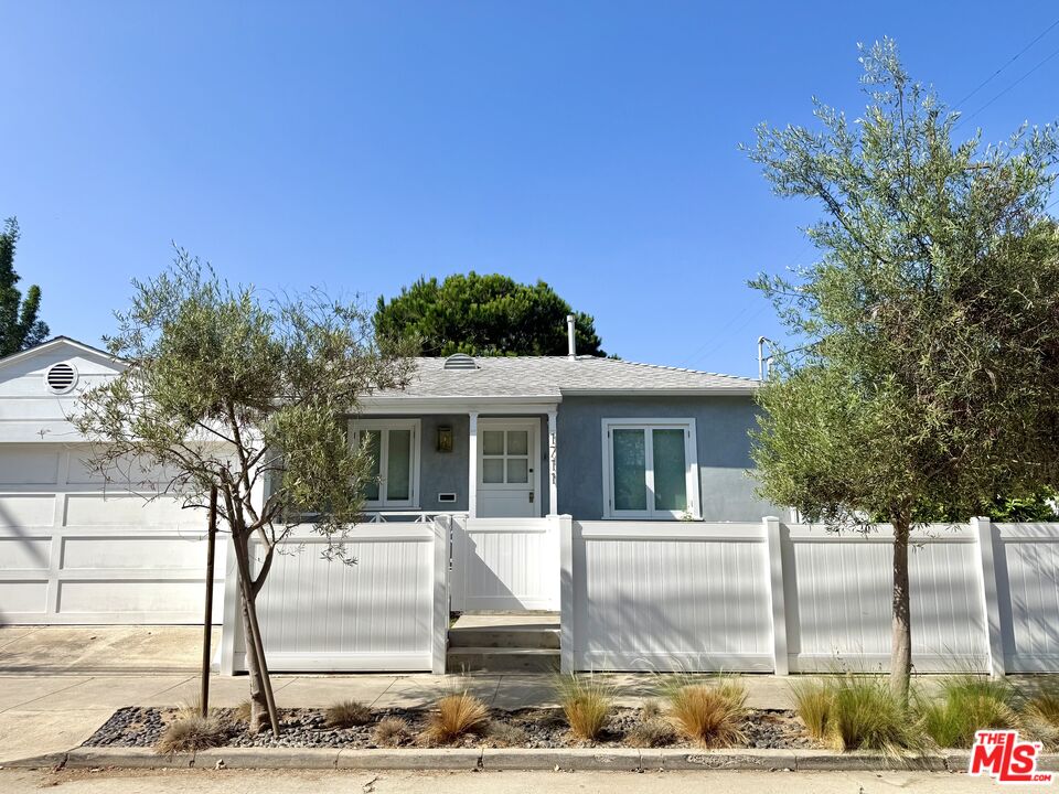 Property photo for 1711 Linden Ave, Los Angeles, CA