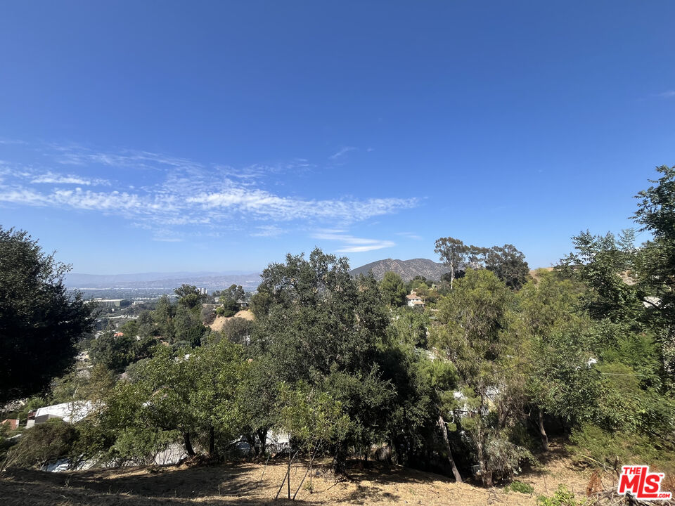 Property photo for 7247 W Sunnydip Trl, Los Angeles, CA