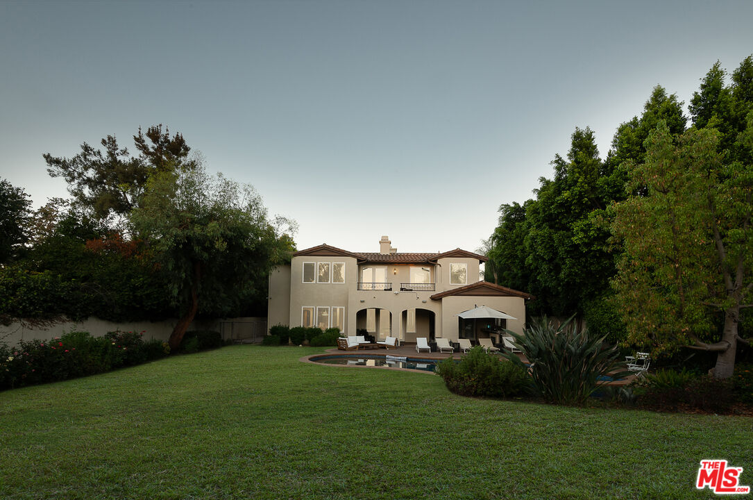 Property photo for 5315 Louise Ave, Los Angeles, CA