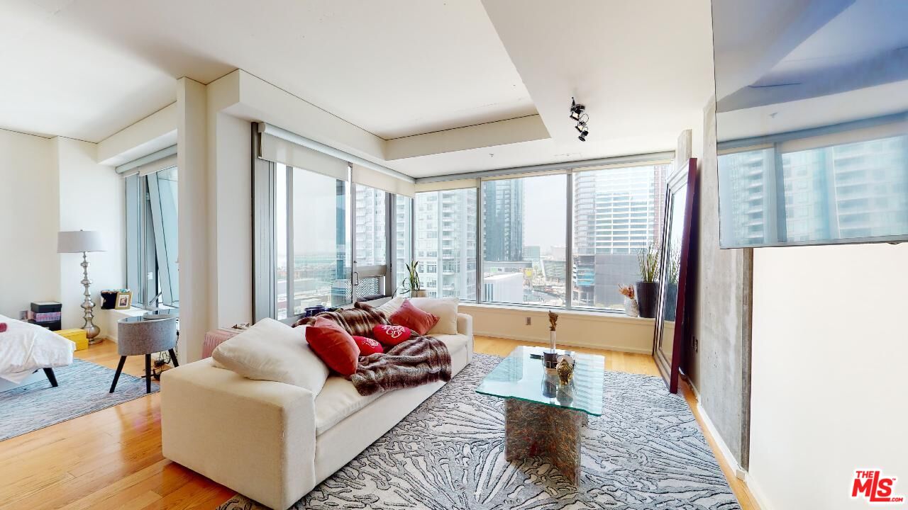Property photo for 1155 S Grand Ave, #1106, Los Angeles, CA