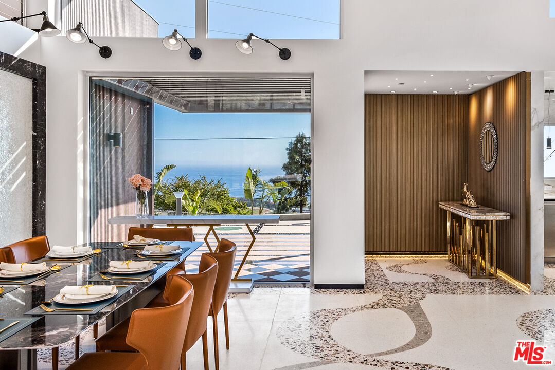 Property photo for 5416 Horizon Dr, Malibu, CA