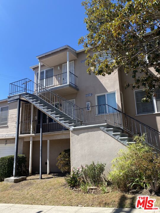 Property photo for 10503 Missouri Ave, Los Angeles, CA