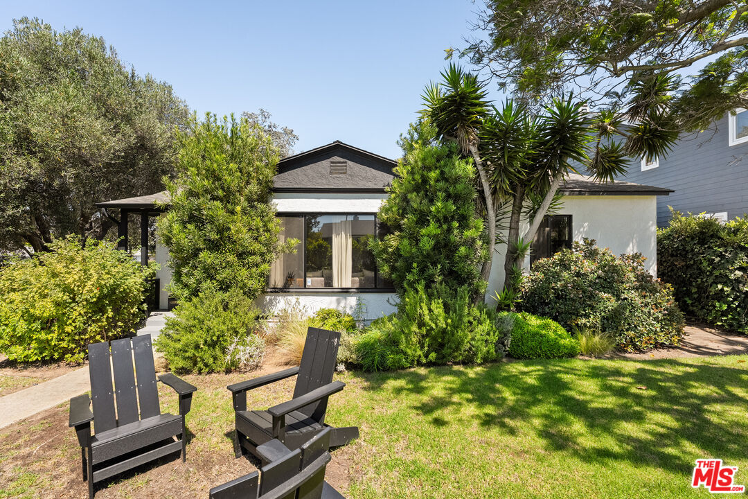 Property photo for 8300 Creighton Ave, Los Angeles, CA
