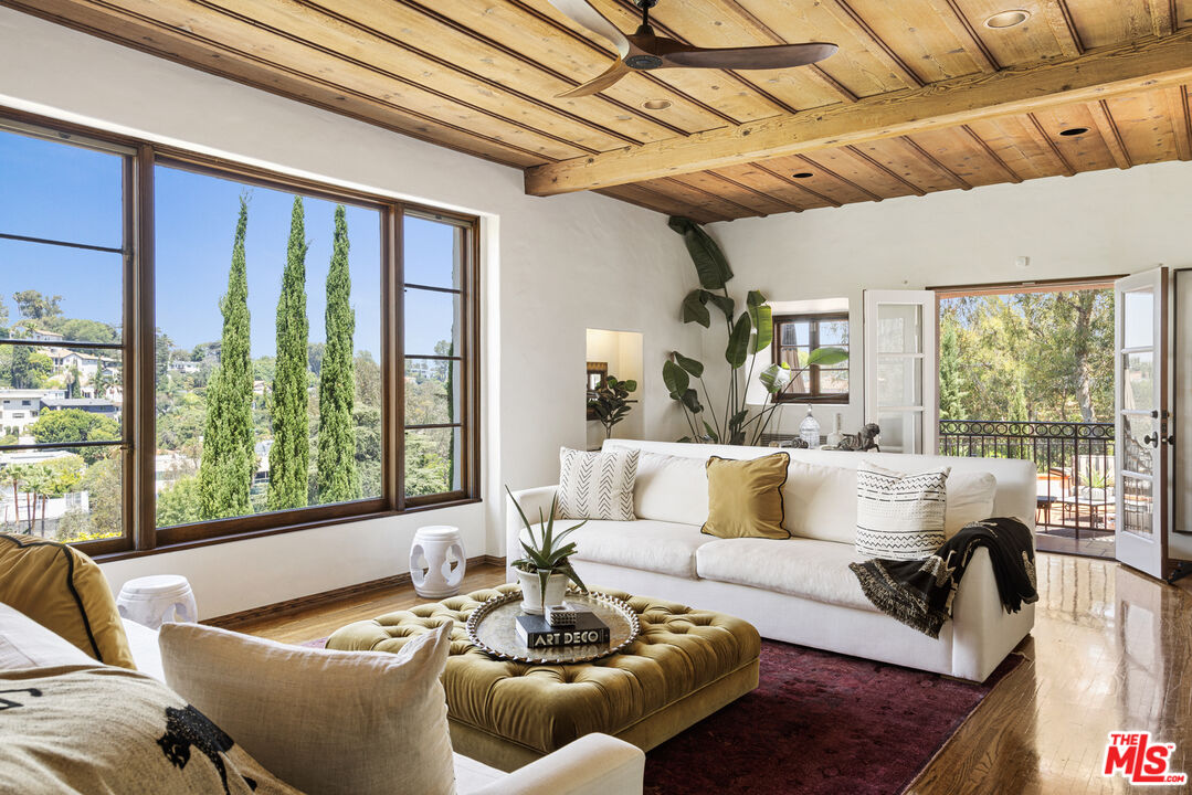 Property photo for 3351 N Knoll Dr, Los Angeles, CA