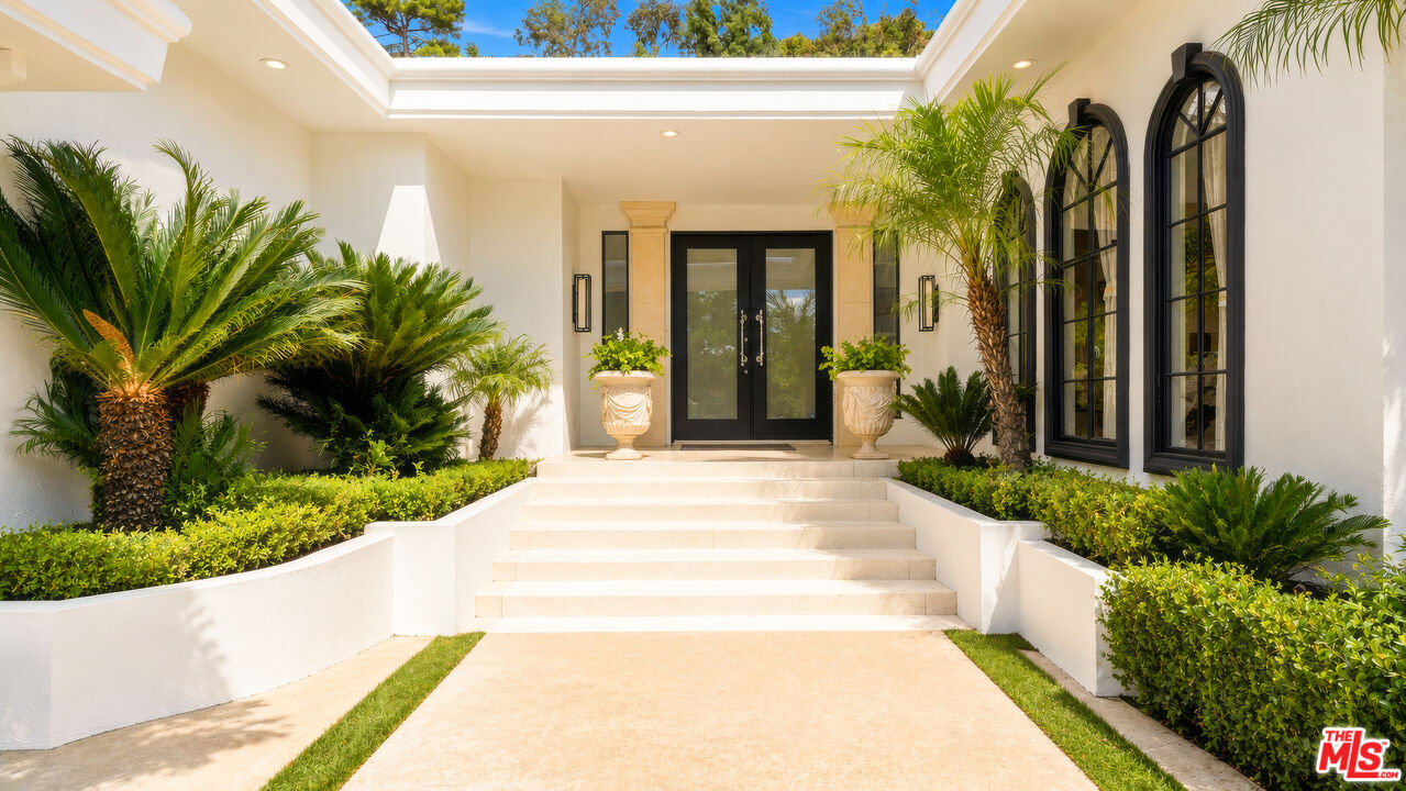 Property photo for 1856 Loma Vista Dr, Beverly Hills, CA