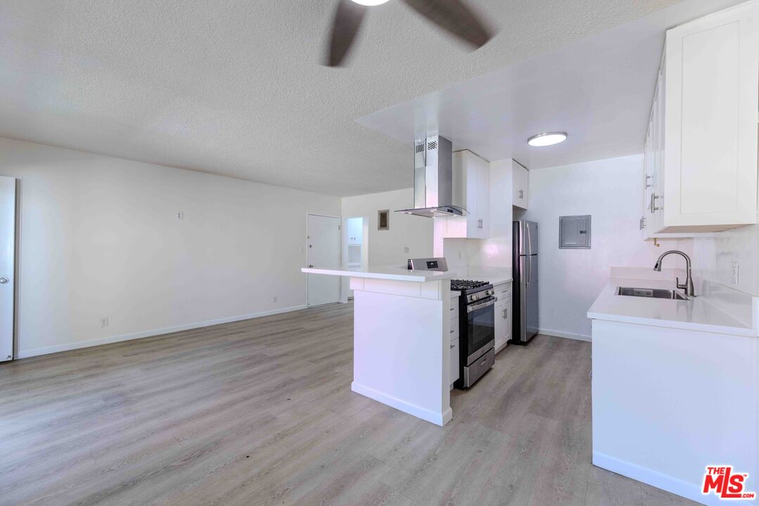 Property photo for 1426 S Orange Grove Ave, #8, Los Angeles, CA