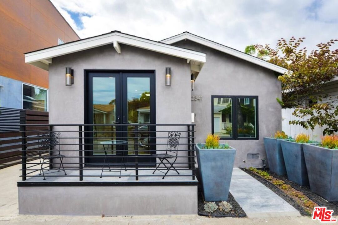 Property photo for 2341 Beach Ave, Venice, CA
