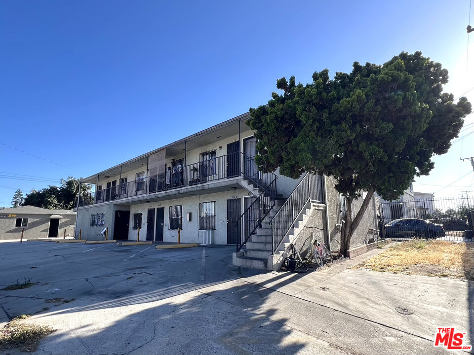 Property photo for 1012 W 109th Pl, #1/4, Los Angeles, CA