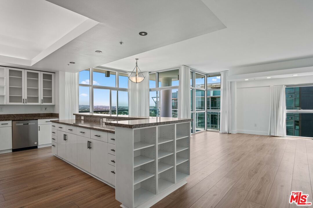 Property photo for 13700 Marina Pointe Dr, #1916, Marina Del Rey, CA