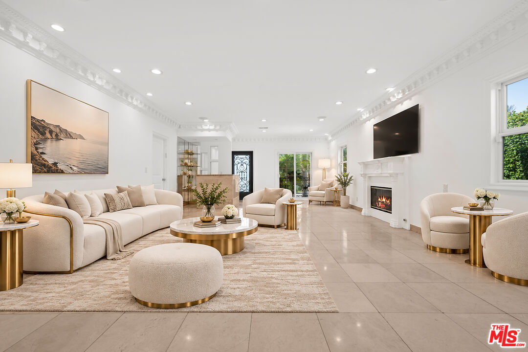 Property photo for 482 S Sherbourne Dr, Los Angeles, CA