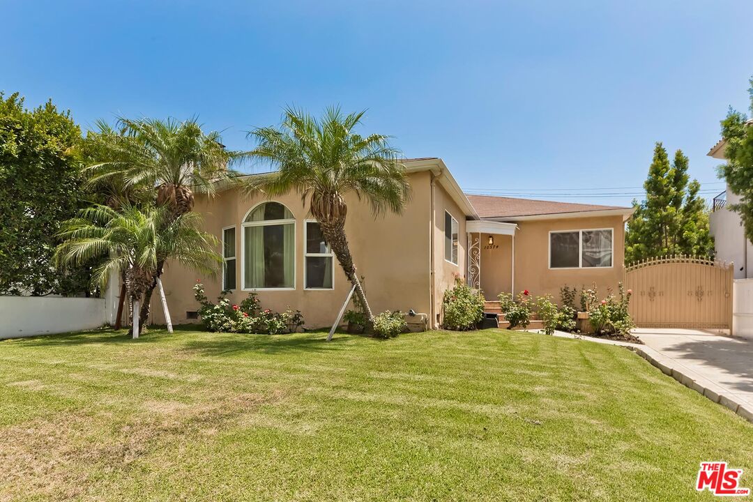 Property photo for 10574 Ashton AVE, Los Angeles, CA