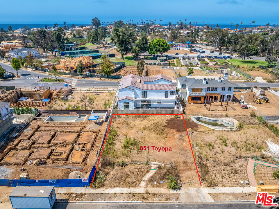 Property photo for 851 Toyopa Dr, Los Angeles, CA