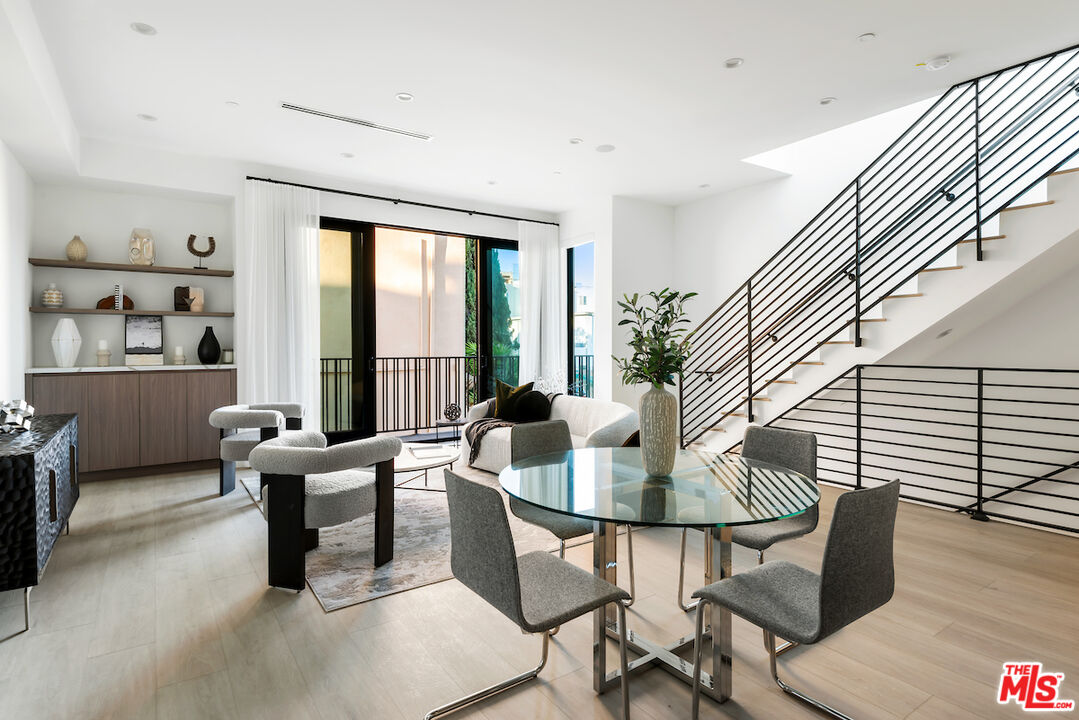 Property photo for 1539 1/2 Hi Point St, Los Angeles, CA